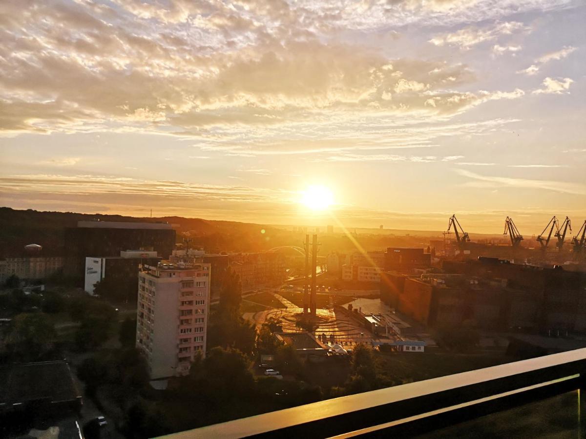 Walowa Tower Apartments Gdańsk Exteriör bild